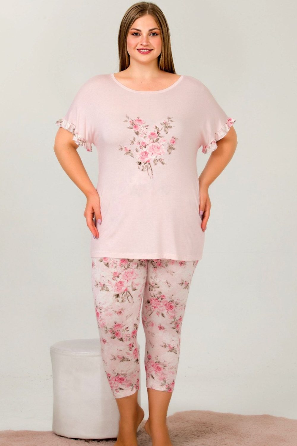Lady Büyük Beden Kısa Kollu Çiçek Desenli Kapri Pijama Takımı 10658