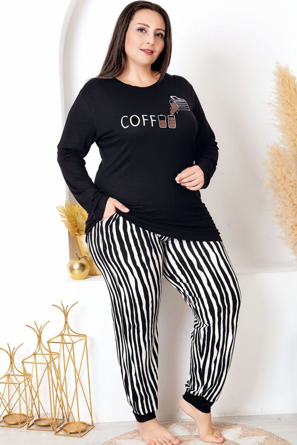Uzun Kollu Bisiklet Yaka Üst ve Çizgili Lastikli Paçalı Büyük Beden Viskon Kumaş Pijama Takımı 11402 - Görsel 2