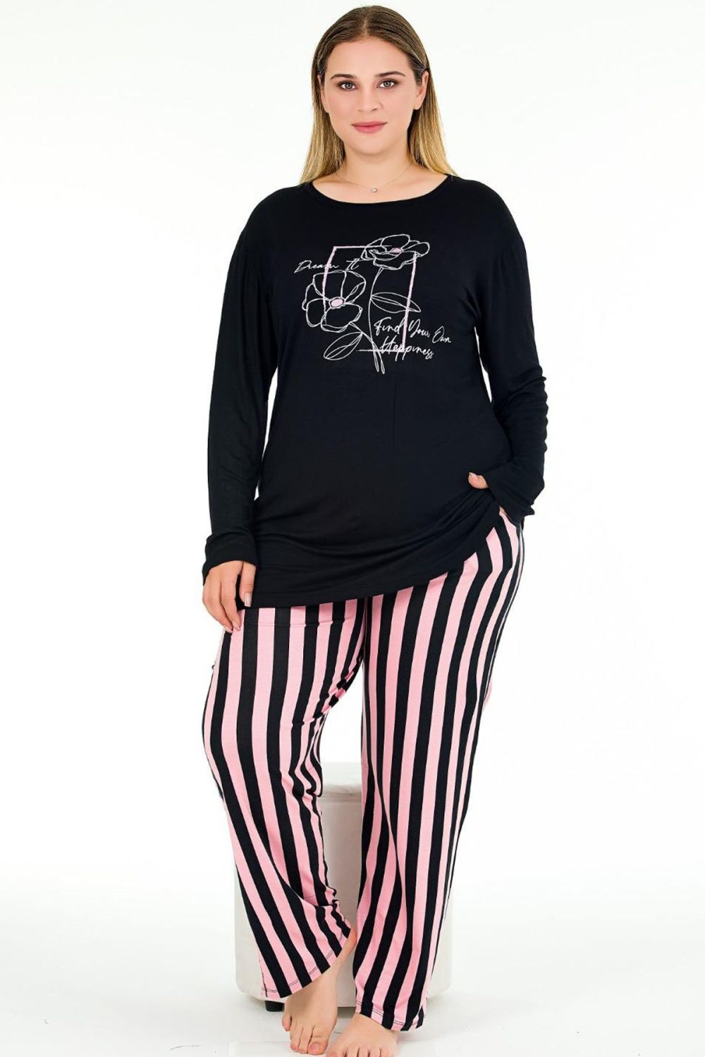 Çizgili Yumuşacık Pijama ve Uzun Kollu Siyah Üst Büyük Beden Viskon Kumaş Pijama Takımı 11382 - Görsel 3