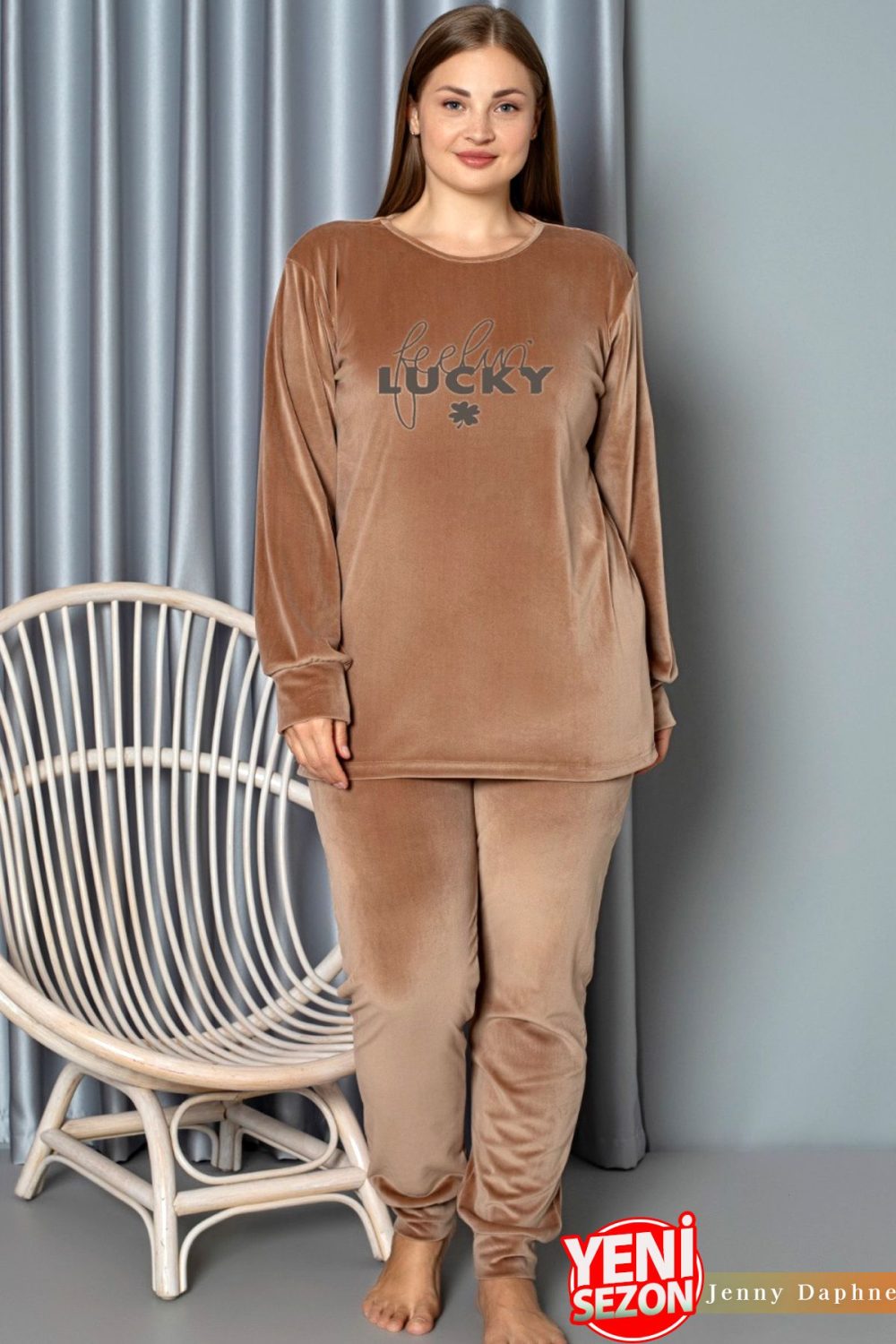 Yumuşak Dokulu Bal Köpüğü Renkli Fransız Kadife Pijama Takımı 28508 - Görsel 3