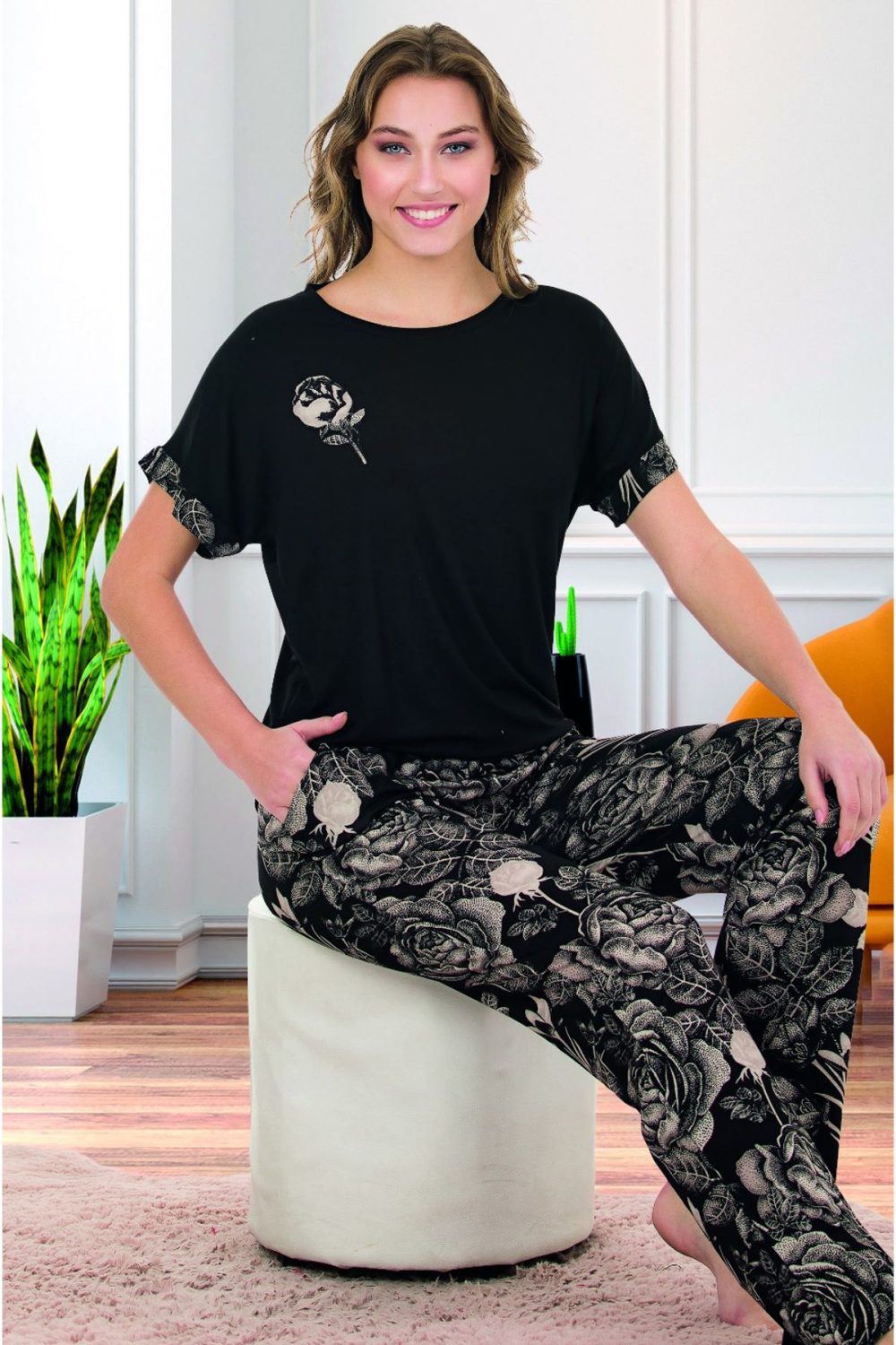 Viskon kumaş lady çiçek desenli tayt normal beden bisiklet yaka kısa kol tişört pijama takımı 12581