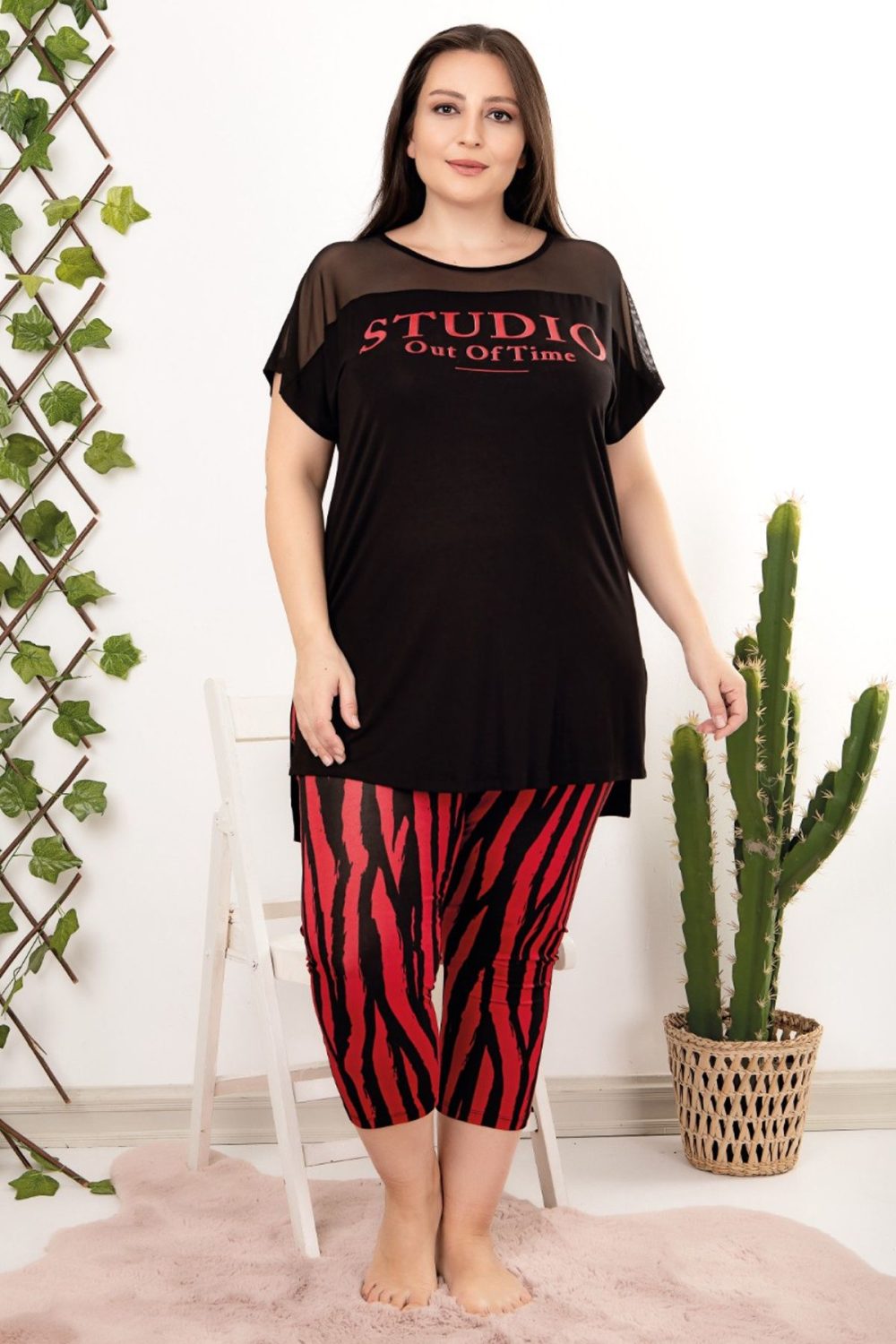 Lady Büyük Beden Bisiklet Yaka Desenli Kısa Kollu Kapri Pijama Takımı 10695 - Görsel 2
