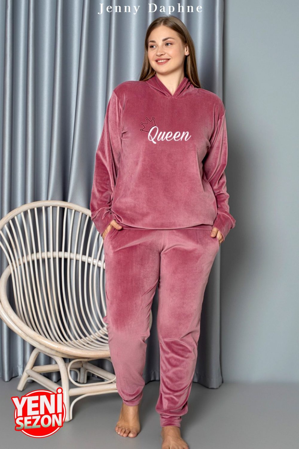 Yumuşak Dokulu Bembe Renkli Kapşonlu Fransız Kadife Pijama Takımı - Görsel 3