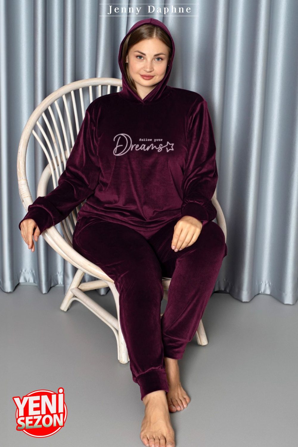 Yumuşak Dokulu Mürdüm Renkli Kapşonlu Fransız Kadife Pijama Takımı - Görsel 3