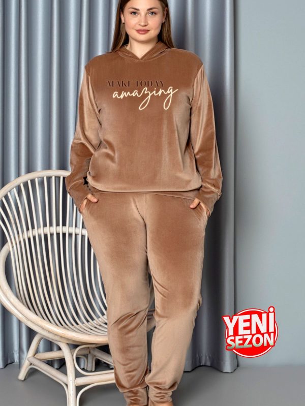 Yumuşak Dokulu Bal Köpüğü Renkli Kapşonlu Fransız Kadife Pijama Takımı - Görsel 2