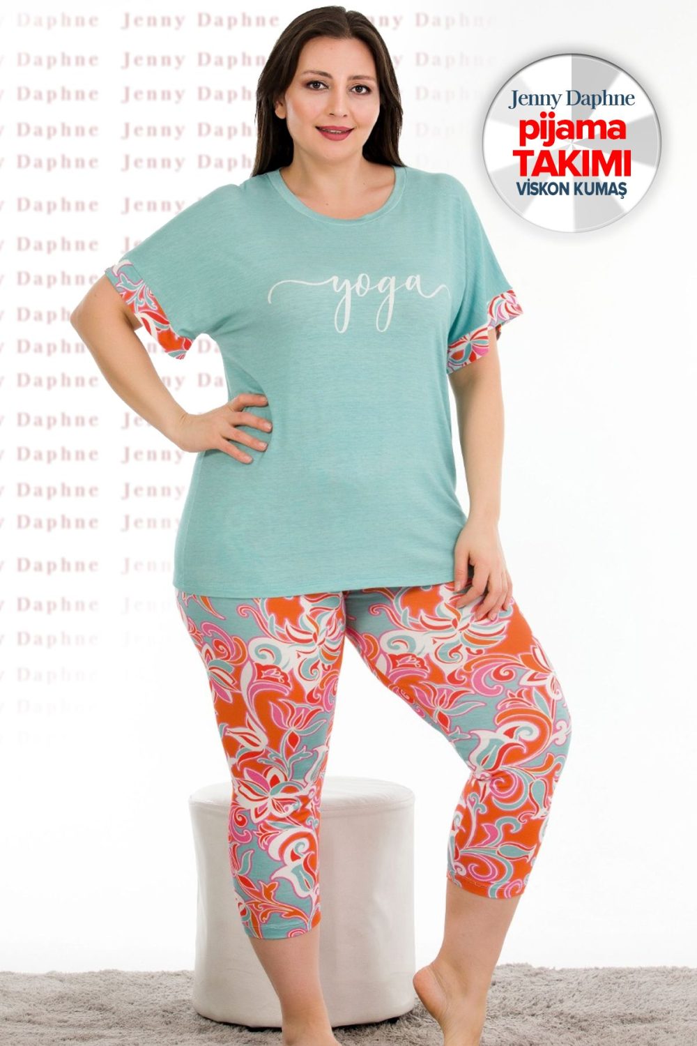 Büyük Beden Desenli Kısa Kol Viskon Kumaş Kapri Pijama Takımı Lady-10685