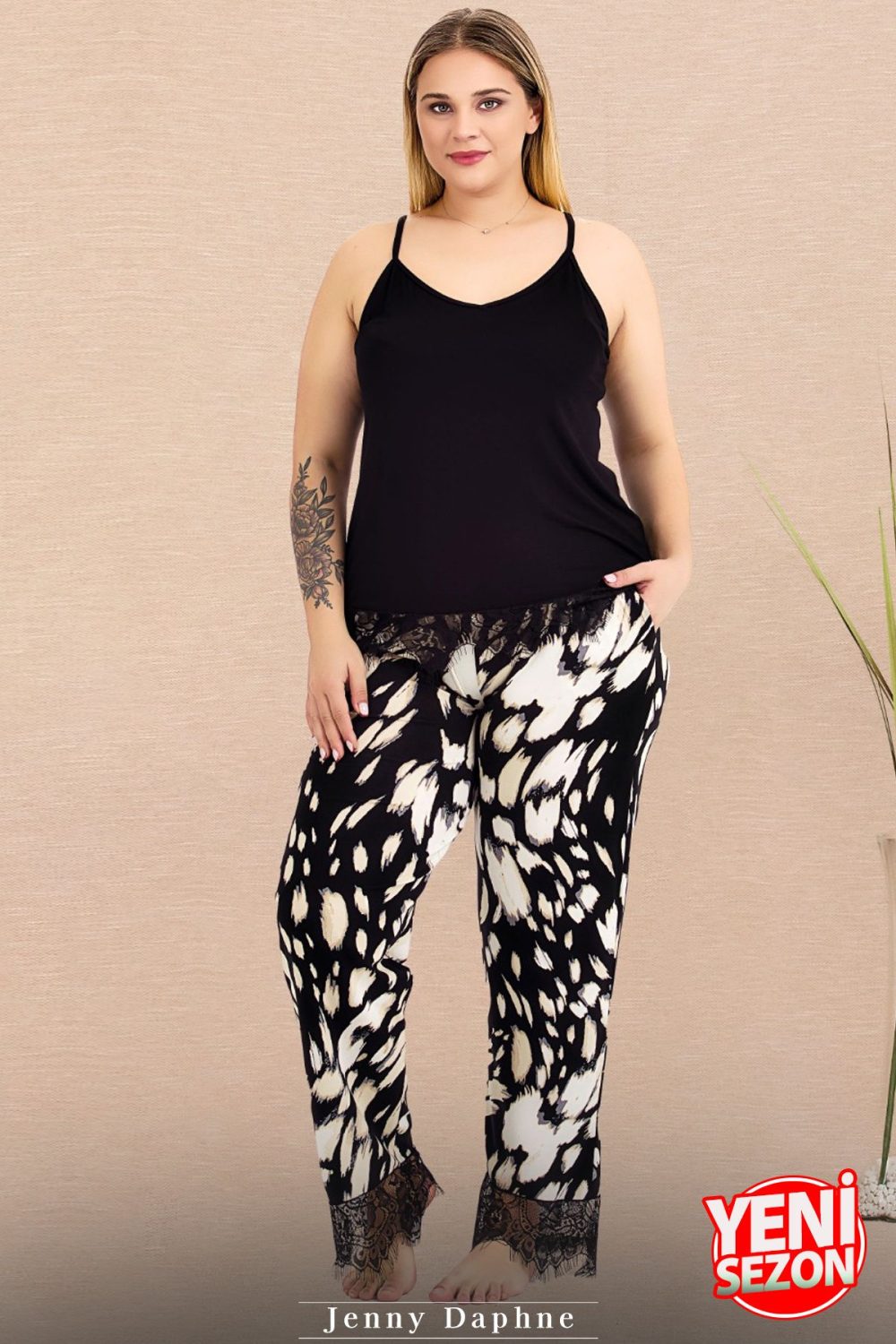 Lady Büyük Beden Desenli Bacaklar Dantelli Pijama Askılı Dantelli Üst Pijama Takımı 10983 - Görsel 2