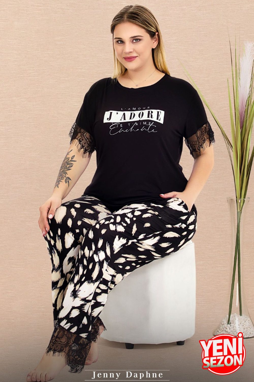 Lady Büyük Beden Desenli Kol ve Bacakları Dantelli Bisiklet Yaka Kısa Kollu Pijama Takımı 10980 - Görsel 2