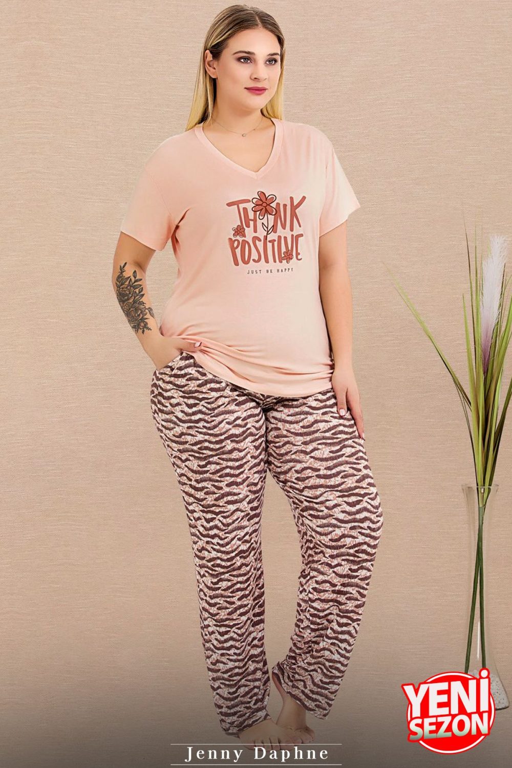 Lady Büyük Beden Desenli V Yaka Kısa Kollu Pijama Takımı 11003 - Görsel 2