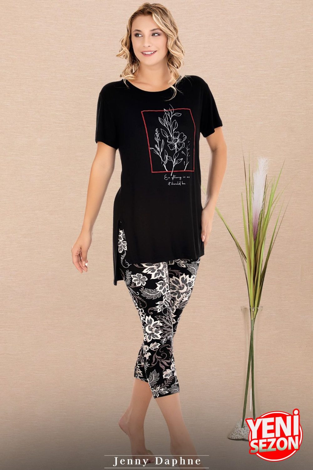 Viskon kumaş çiçek desenli kapri Bisiklet Yakalı kısa kollu rahat kesim kapri pijama takımı 12078 - Görsel 3