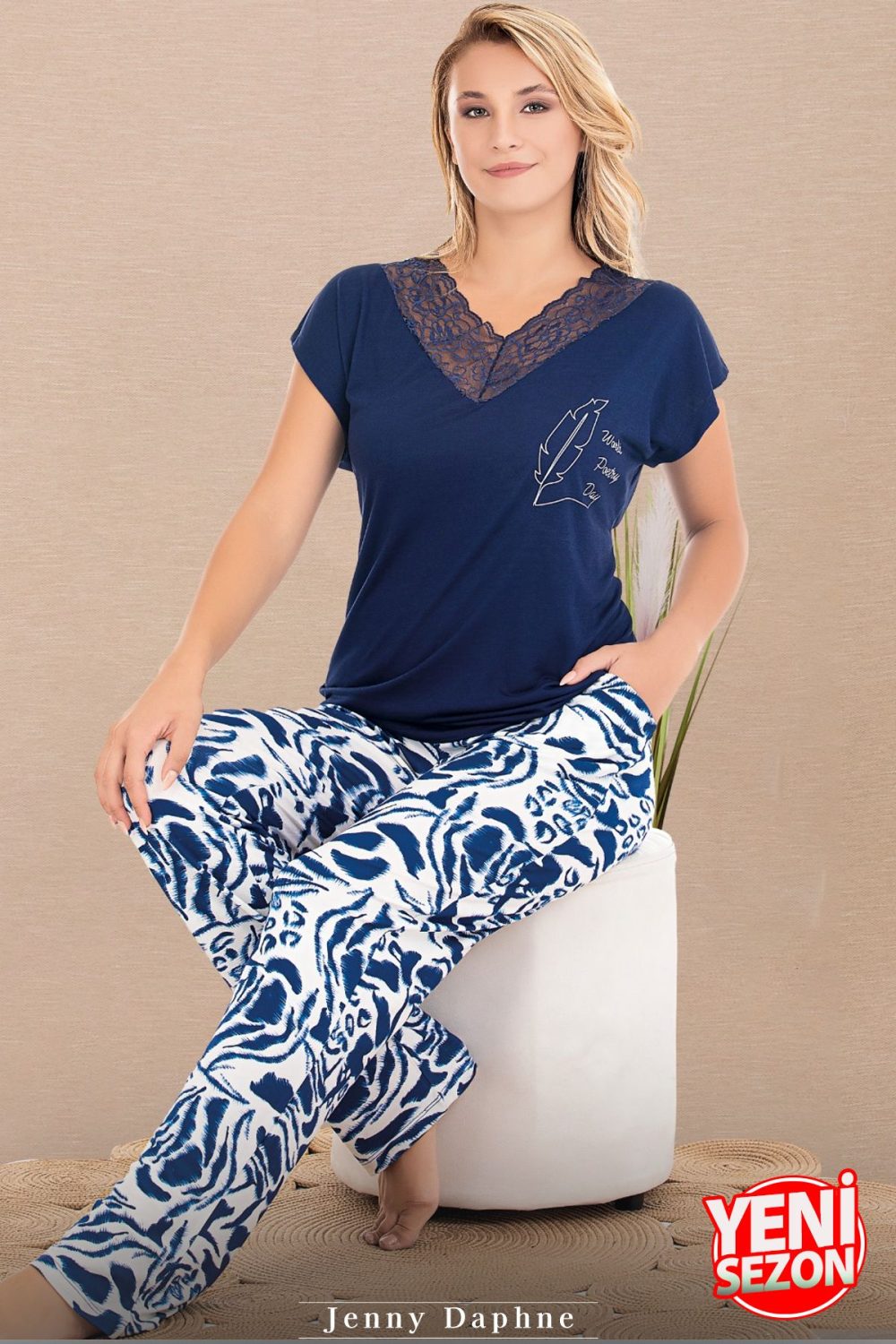 Lady Yaprak Desenli Pijama Lacivert Dantelli V Yaka Kısa Kollu Pijama Takımı 12672 - Görsel 3
